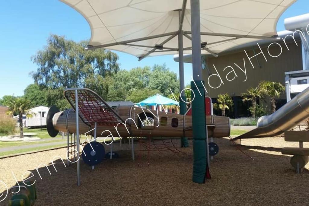 Jenner Family Holiday Homes At Tattershall Lakes Dogdyke ภายนอก รูปภาพ